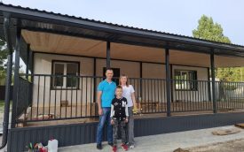 Многодетная семья из Кургана благодаря правительству исполнила мечту и приобрела дом на природе